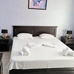 Naparis Boutique Pensiune