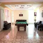 Naparis Boutique