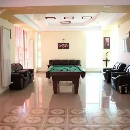 Naparis Boutique