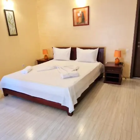 Naparis Boutique Pensiune